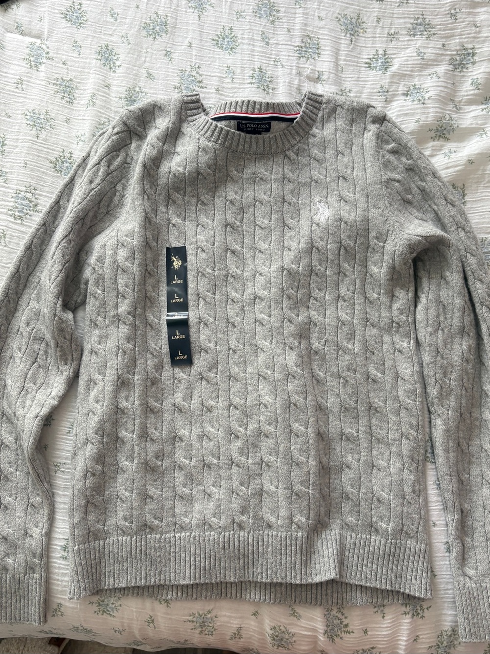 Light Gray Cable Knit Crewneck Sweater - Size Large